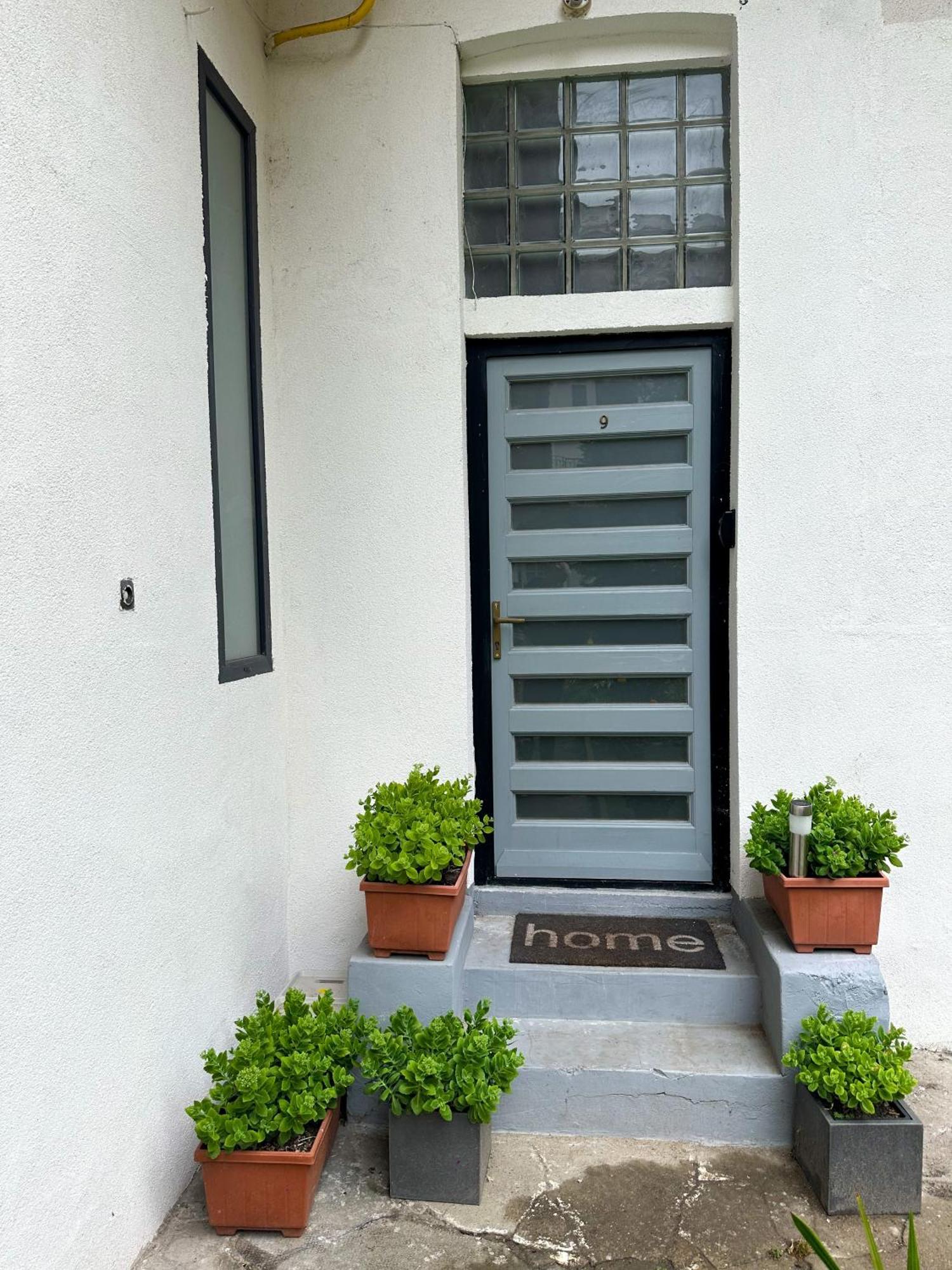 Urban Studio With Private Garden Near Andrassy Budapest Exterior photo