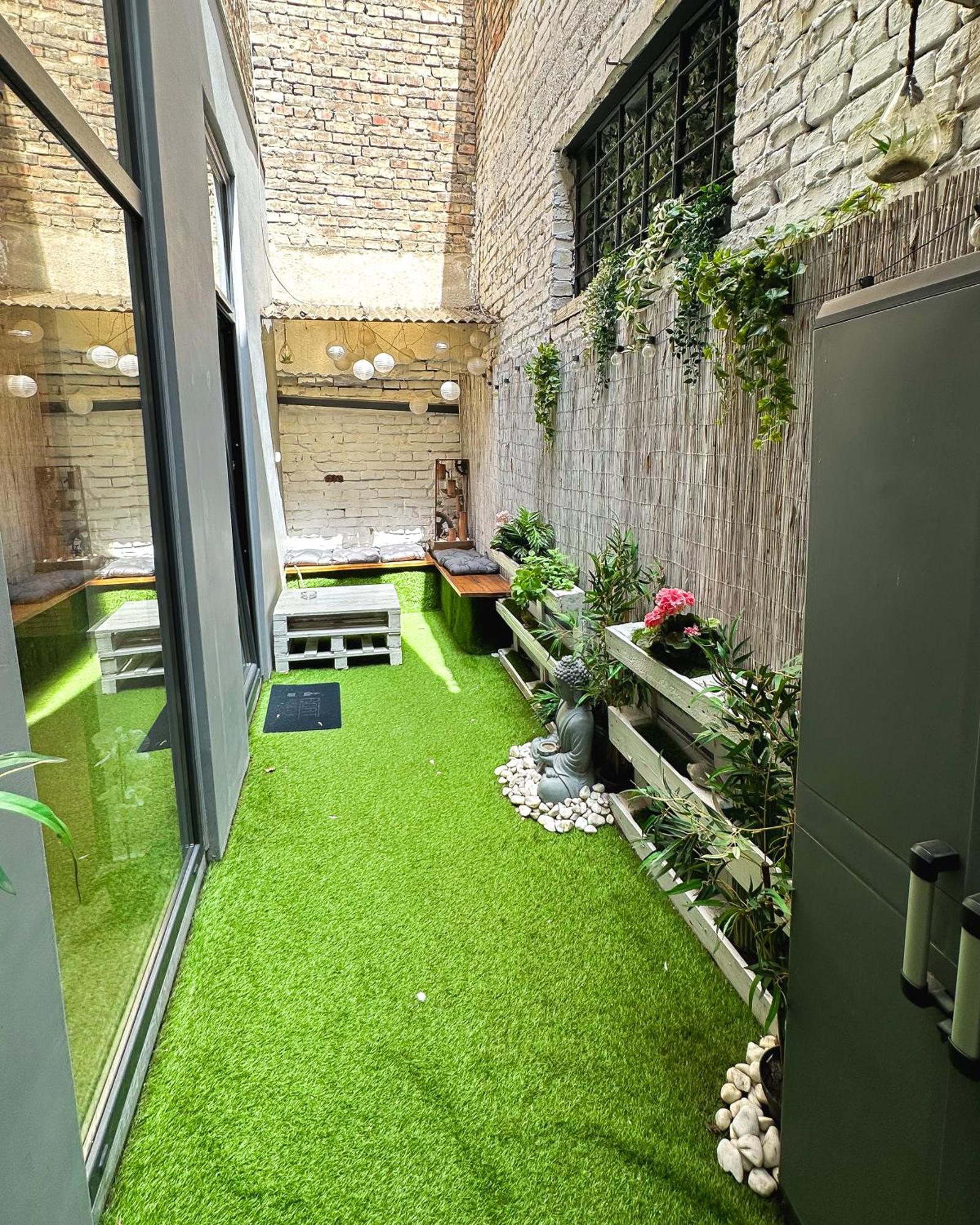 Urban Studio With Private Garden Near Andrassy Budapest Exterior photo